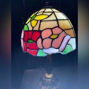 Stained Glass Table Lamp with Floral Design